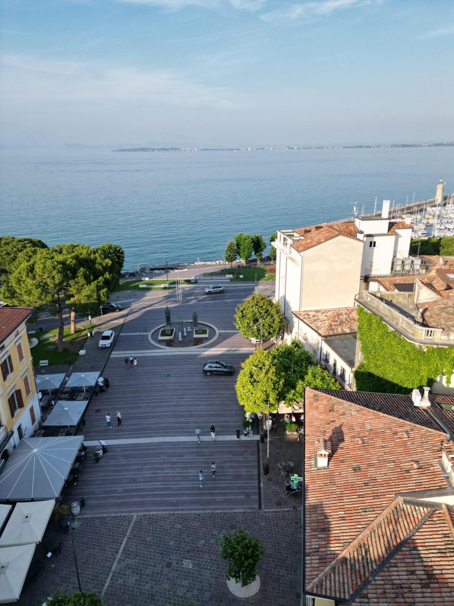 Splendid Apartment Desenzano del Garda Exterior foto