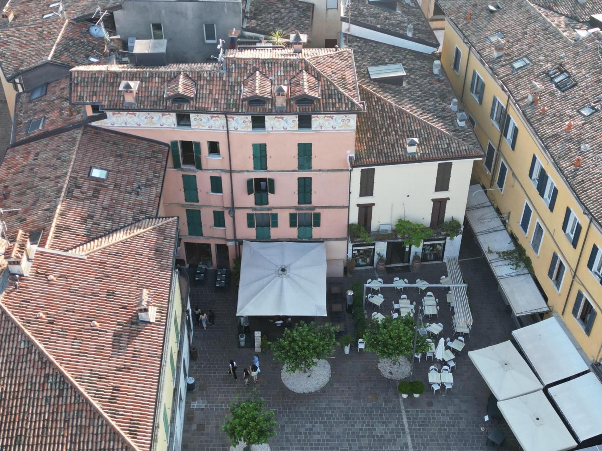 Splendid Apartment Desenzano del Garda Exterior foto