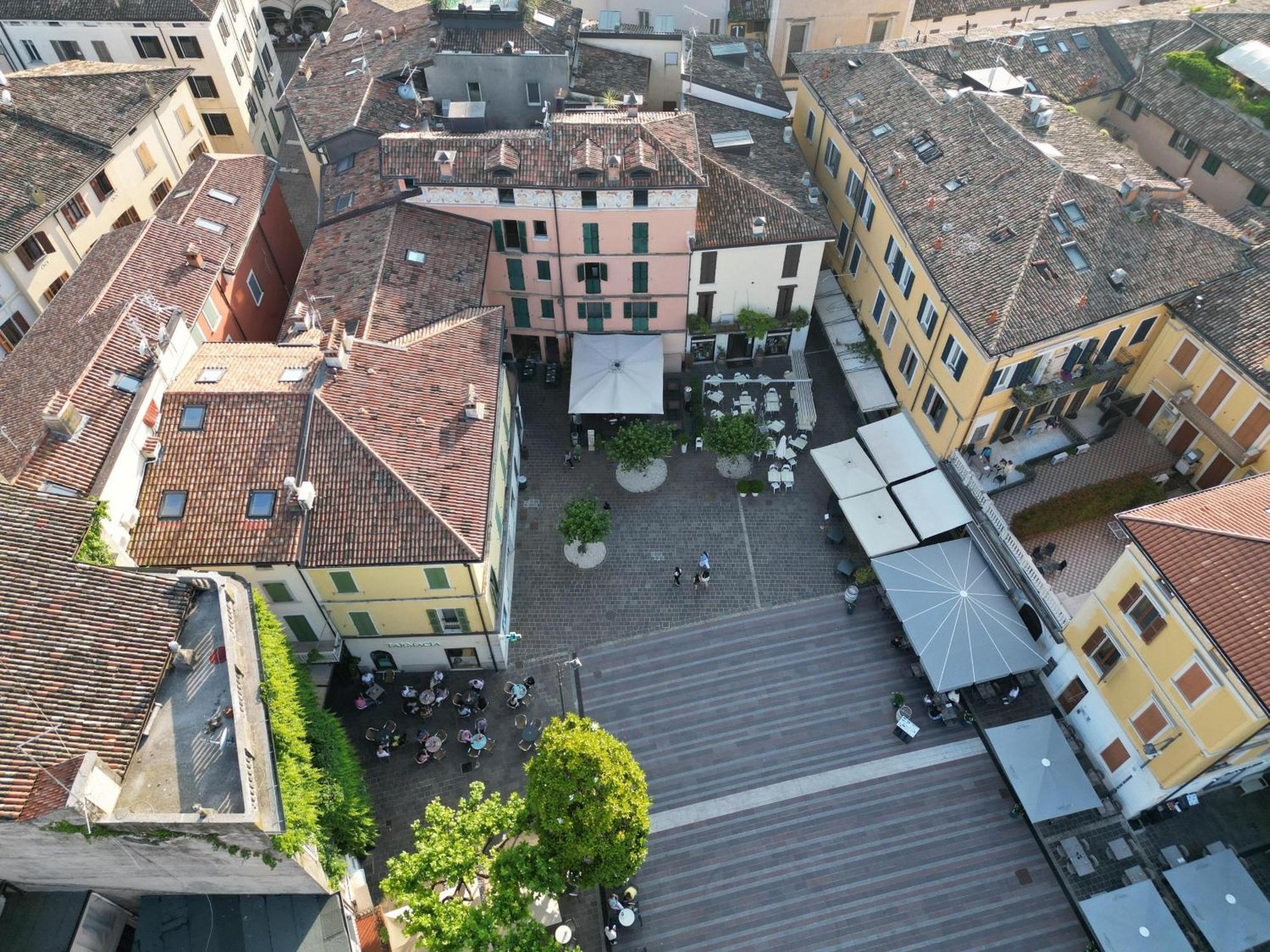 Splendid Apartment Desenzano del Garda Exterior foto